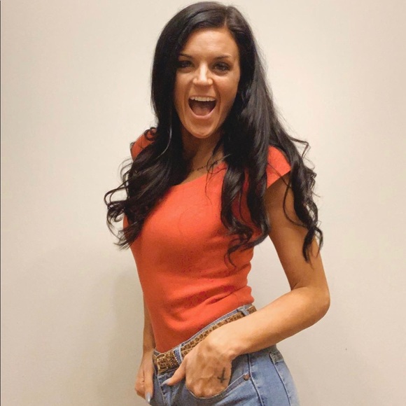 Meet your Posher, Trina - Picture 6 of 8